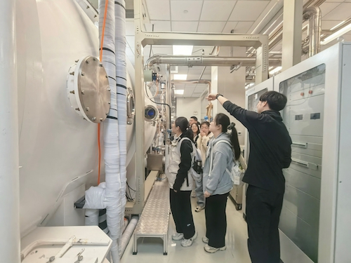实验室参观